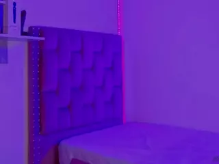 MADDYS-TONE's Live Sex Cam Show