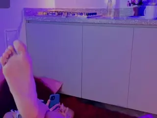 MADDYS-TONE's Live Sex Cam Show