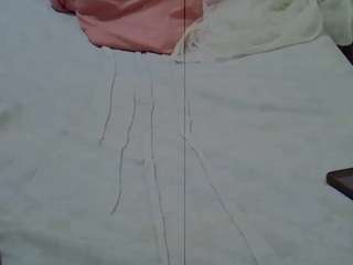 sweet-lyza's CamSoda show and profile