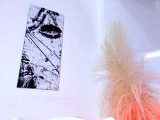 africa-holmes's CamSoda show and profile