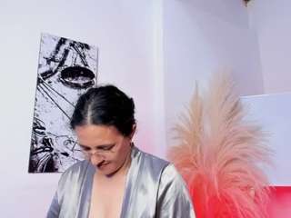 africa-holmes live cam profile