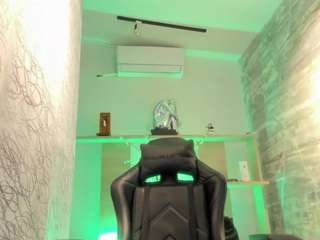 Live cam show with AlliceMackenzie