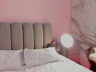AlliceMackenzie live cam preview