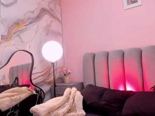 AlliceMackenzie live cam preview