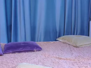 IlonaHolmes's Live Sex Cam Show