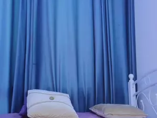 IlonaHolmes's Live Sex Cam Show