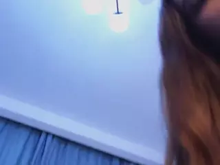 IlonaHolmes's Live Sex Cam Show