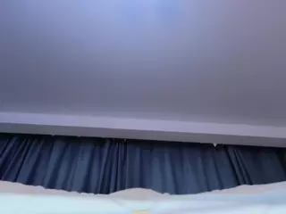 IlonaHolmes's Live Sex Cam Show