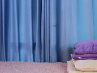 IlonaHolmes's Live Sex Cam Show