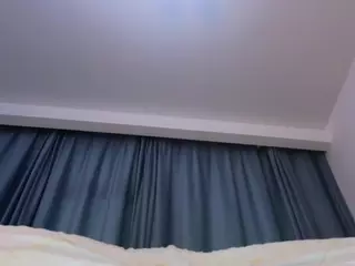IlonaHolmes's Live Sex Cam Show