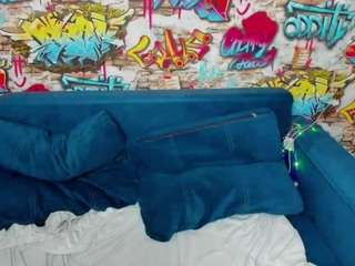 jenny-jimmy's CamSoda show and profile