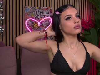 melaniatress Live Webcam on CamSoda