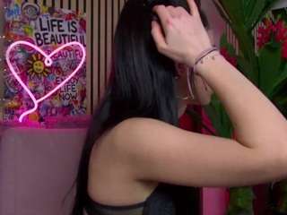 melaniatress Love live webcam