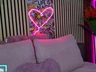 le modèle melaniatress est en webcam porno dans un show sur le site camsoda, il possède les tags suivants: amateur,ass bouncing,brown eyes,doggy style,erotic dance,fingering,flashing,full nudity,lovense,normal,toys,hd