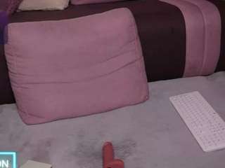melaniatress Live Webcam on CamSoda