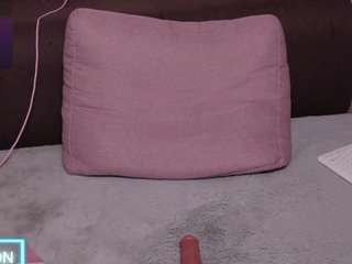 melaniatress Live Webcam on CamSoda
