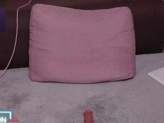 melaniatress Live Webcam on CamSoda