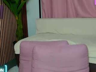 MelaniaTress live webcam show