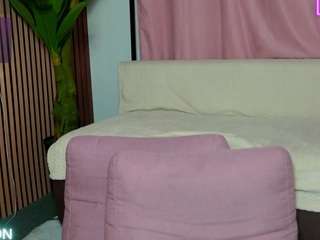 MelaniaTress live webcam show