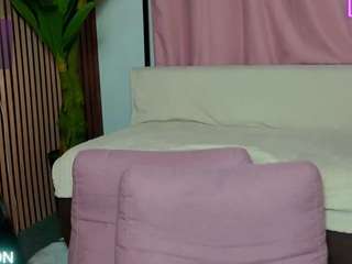 MelaniaTress live webcam show