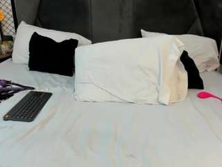 milaadams webcam model