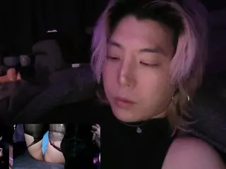 restrictedkiwi's Live Sex Cam Show