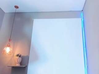roxy-stone1 live webcam show