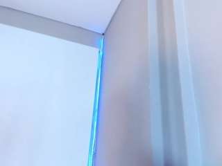 Roxy-Stone1 live cam preview