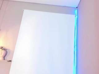 Roxy-Stone1 live cam preview