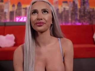 Karlabart's cam show statistics and live stream