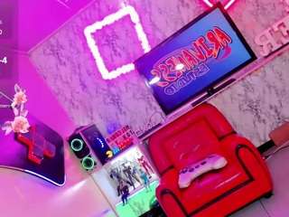 le modèle alessa-mullen est en webcam porno dans un show sur le site camsoda, il possède les tags suivants: anal toys,black hair,brown eyes,cumshot,dirty talk,lean,no drinking,small tits,smoking,spank,tease,hd