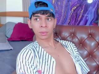 cris-slytherin Live Webcam on {site_name}