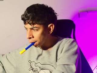 cris-slytherin's CamSoda show and profile