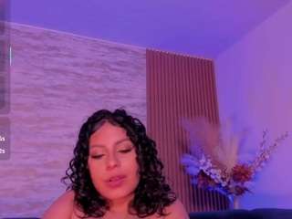  hannaa-thompson chat room