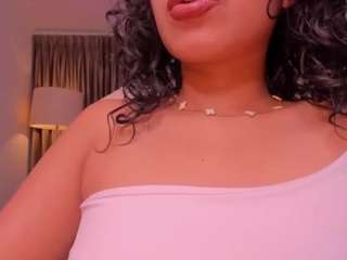  hannaa-thompson chat room