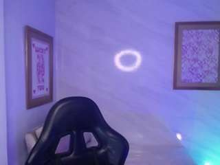 hela-v camsoda