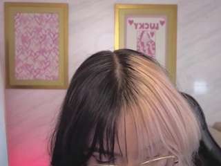 hela-v Live Webcam on CamSoda