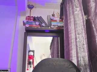 hela-v live webcam show