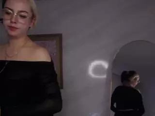 SEXYHELA's Live Sex Cam Show
