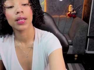 violeth-b's CamSoda show and profile