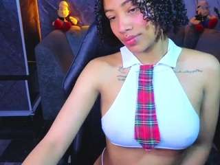 VIOLETHSKINNY live webcam show