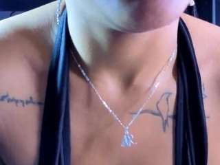 VIOLETHSKINNY live cam preview