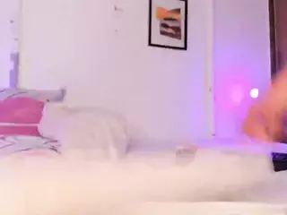 LaurynHillys's Live Sex Cam Show