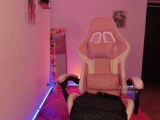 Live cam show with Luna