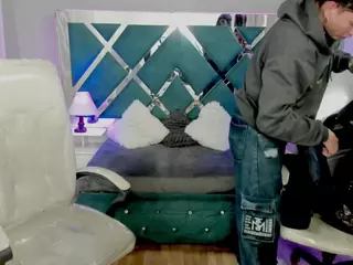 Tatiana-And-Damian's Live Sex Cam Show