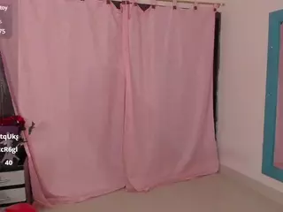 NaylaSaadi's Live Sex Cam Show