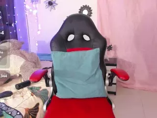 NaylaSaadi's Live Sex Cam Show
