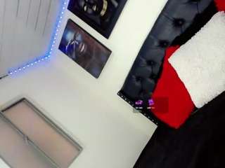 pariskiss Live Webcam on CamSoda