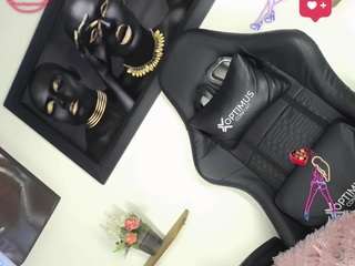 pariskiss webcam model