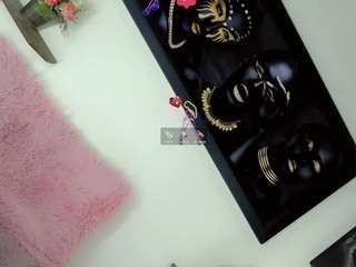 ParisKiss live webcam on Soda Cams